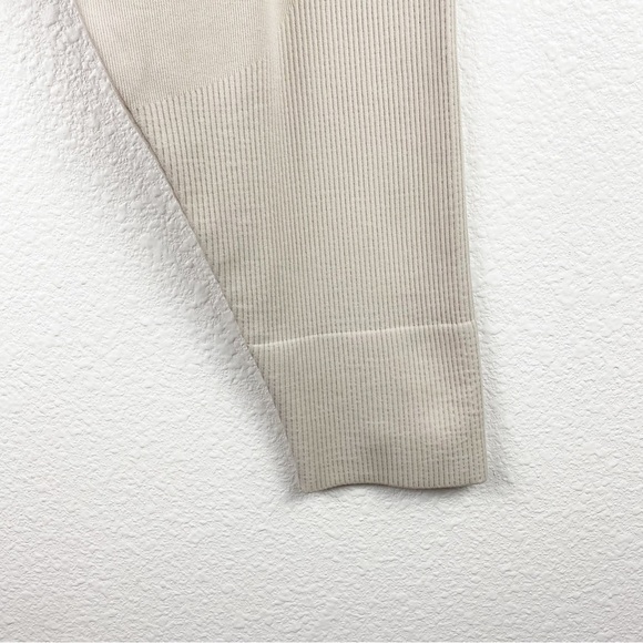 NWT Gymshark Pause Joggers in Pebble Gray Size XS - Picture 7 of 10